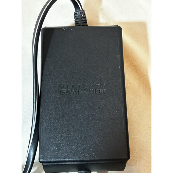 Gamecube Genuine OEM AC Adapter Power Supply DOL-002 - Picture 2 of 4